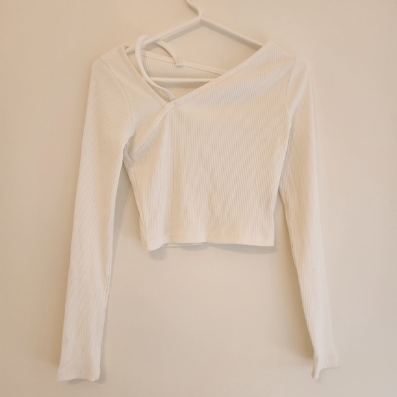 Tops - Korean Fashion - White Asymmetric Neck Crop Top